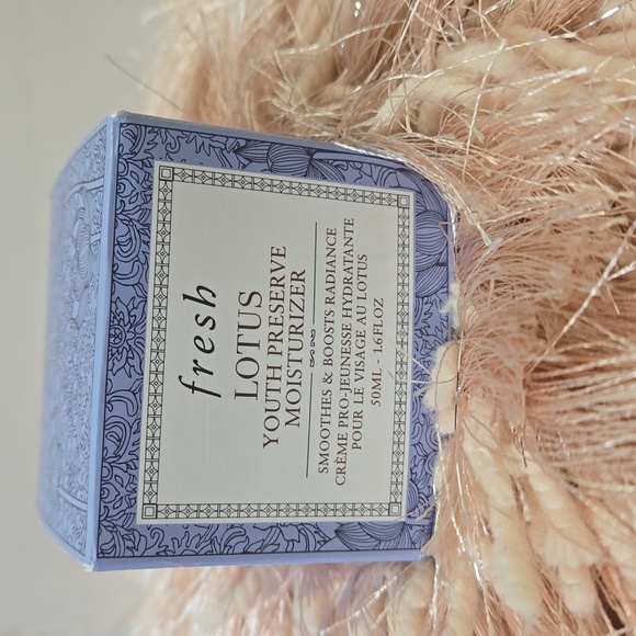 Fresh Youth Moisturizer and Fresh Soy Face Cleanser. New never opened containers - Picture 2 of 7